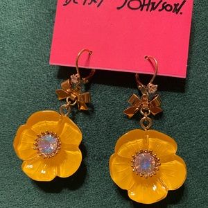 Betsey Johnson Yellow Flower Earrings 🌼